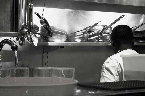 Elevating customer experience: strategies for uk kitchen restaurant bars