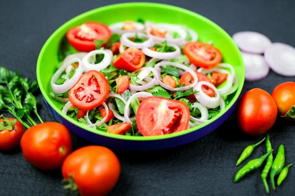 How do UK kitchen outlet stores offer the best deals?